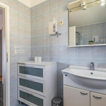 Daire Awesome In Banjole