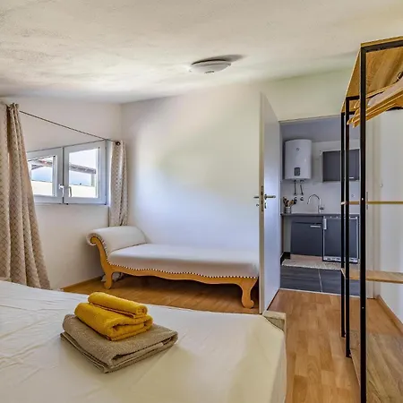 Awesome In Apartman Banjole